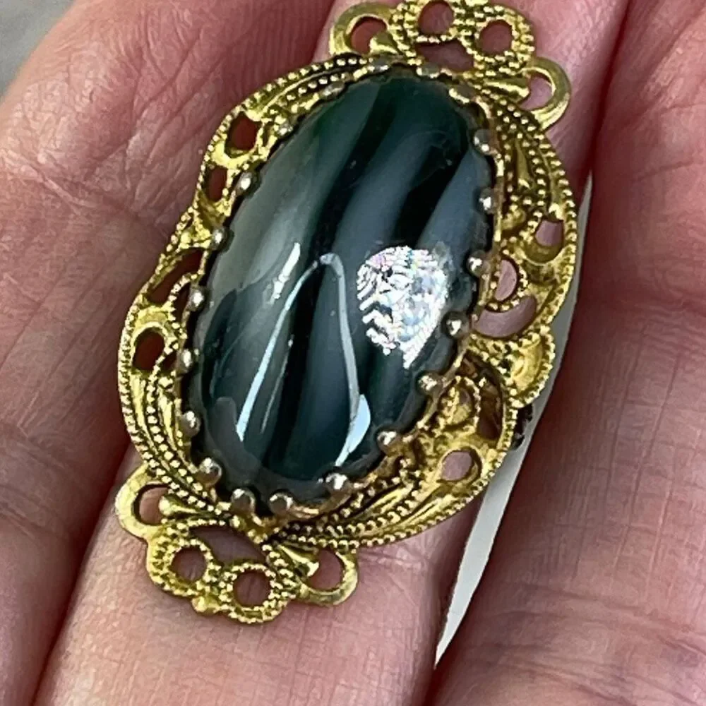 Vintage size 6.5 filigree striped cabochon stone ring.